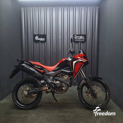 HONDA XRE 300 SAHARA HONDA XRE 300 SAHARA